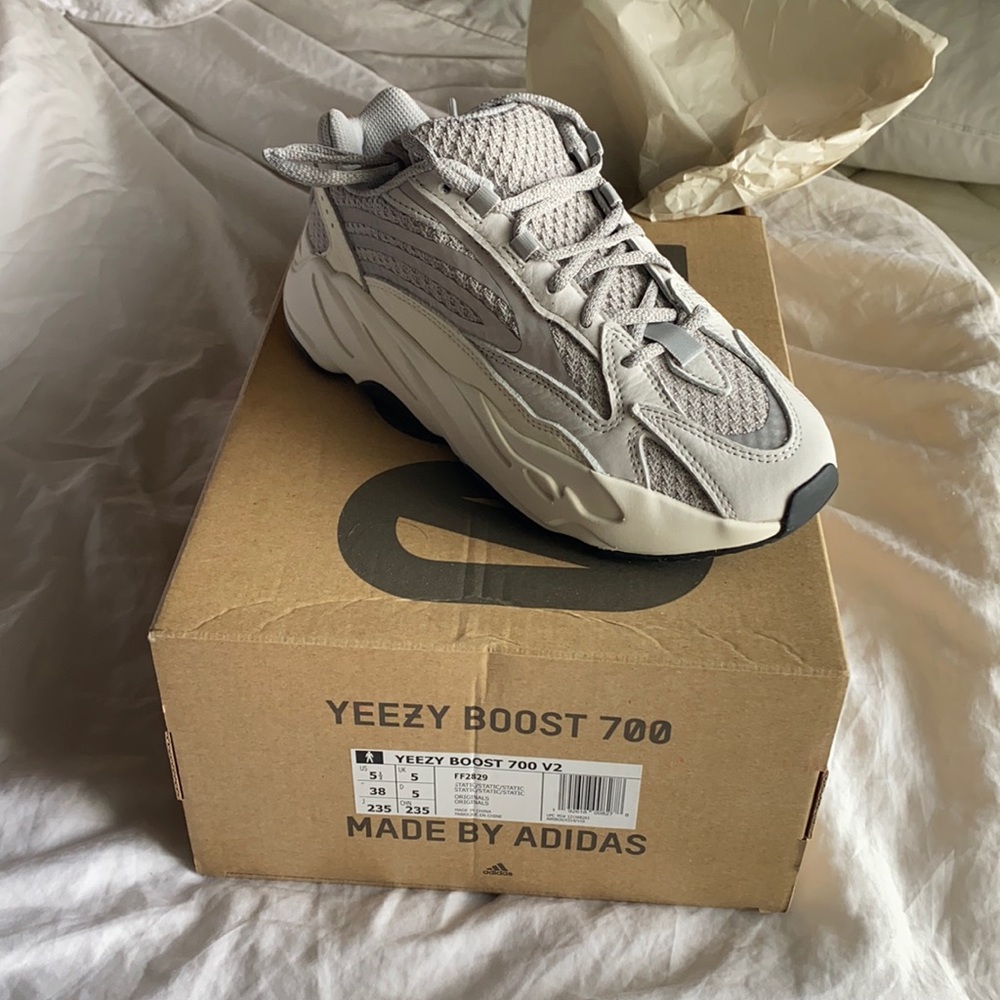 Yeezy Boost 700 v2 static/static/static